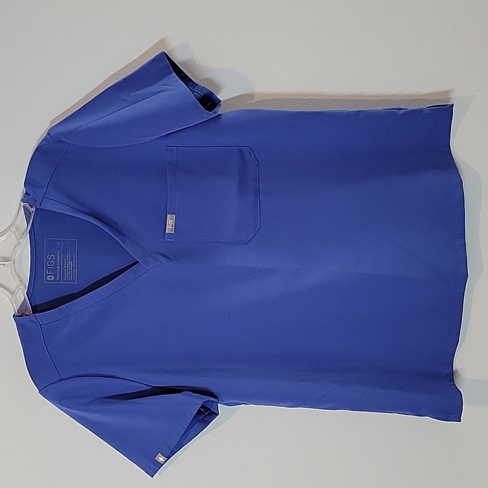 FIGS FW1000 1660 denim blue Scrub top Catarina one pocket
